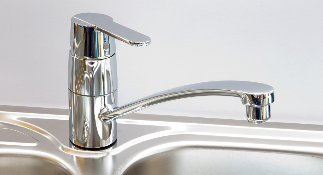 a kitchen mixer tap with no water flowing